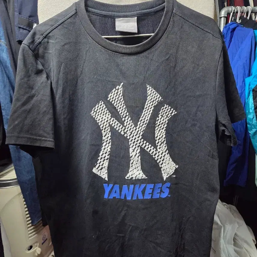 [BUNJANG] MLB New York Yankees Black Short Sleeve T-Shirt / MLB 뉴욕 양키스 검정 반팔 티셔츠