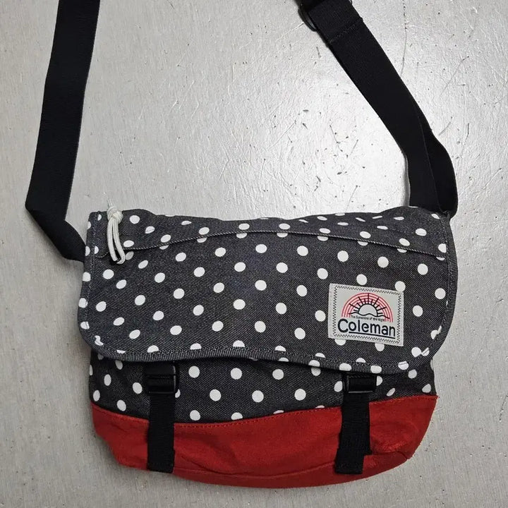 [BUNJANG] Coleman Vintage Polka Dot Crossbody Messenger Bag / 콜맨 빈티지 도트무늬 땡땡이 크로스백 메신저백/00&