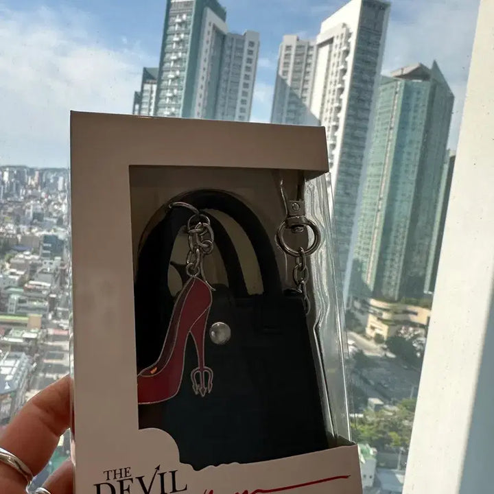 [BUNJANG] The Devil Wears Prada 2 Lotte Cinema Keyring (Sealed) / 악마는 프라다를 입는다2 롯데시네마 키링(미개봉)