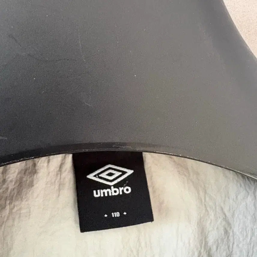 [BUNJANG] Umbro Woven Loose Fit Long Sleeve Sweatshirt / 엄브로 우븐 바스락 긴팔 맨투맨 110 오버핏 빈티지룩