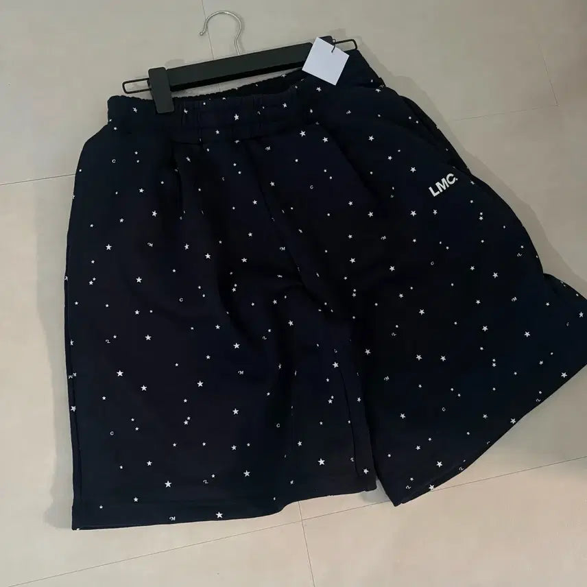[BUNJANG] LMC Hoodie Set (Medium) and Bermuda Pants Set (Small) / 실착 1회 LMC 후드티+버뮤나팬츠 세트
