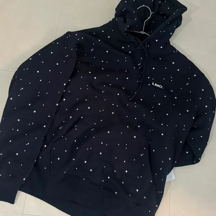 [BUNJANG] LMC Hoodie Set (Medium) and Bermuda Pants Set (Small) / 실착 1회 LMC 후드티+버뮤나팬츠 세트
