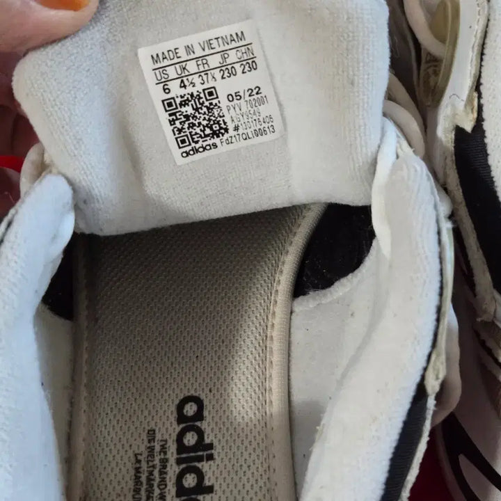 [BUNJANG] Adidas White Black Sneakers / 아디다스 화이트 블랙 운동화