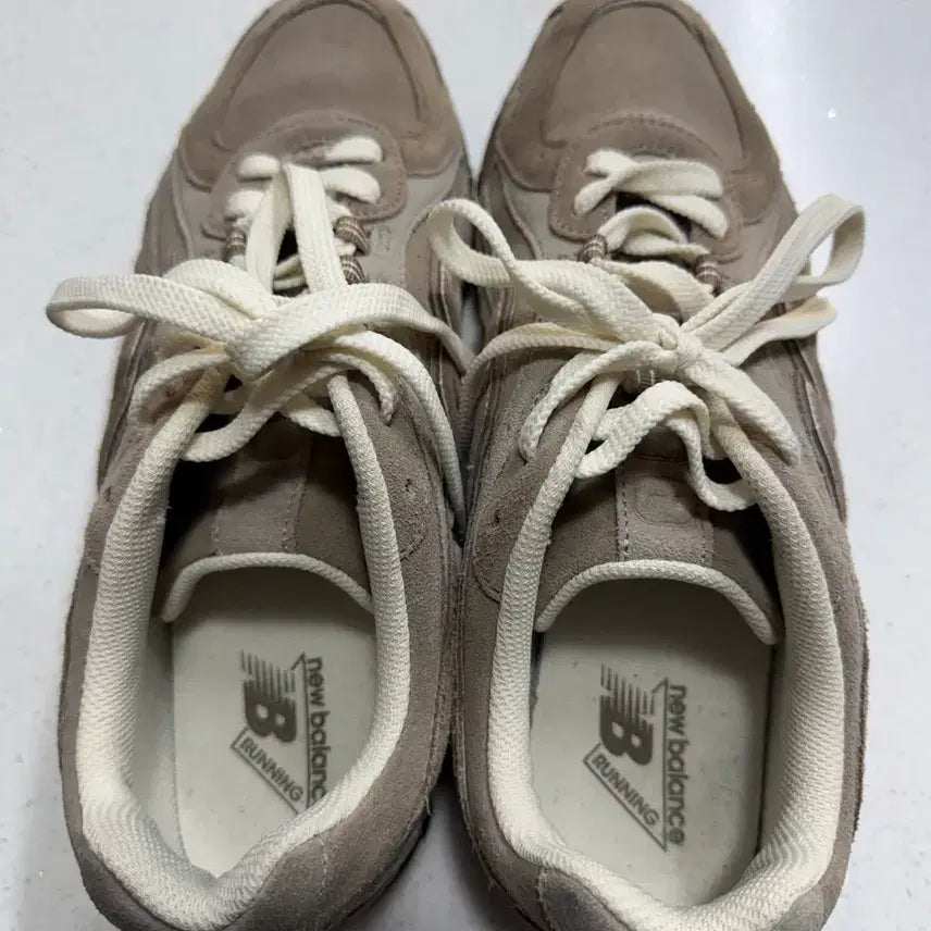 [BUNJANG] New Balance 204L Suede Mushroom Sneakers (Size 290) / [290]뉴발란스 204L 스웨이드 머쉬룸