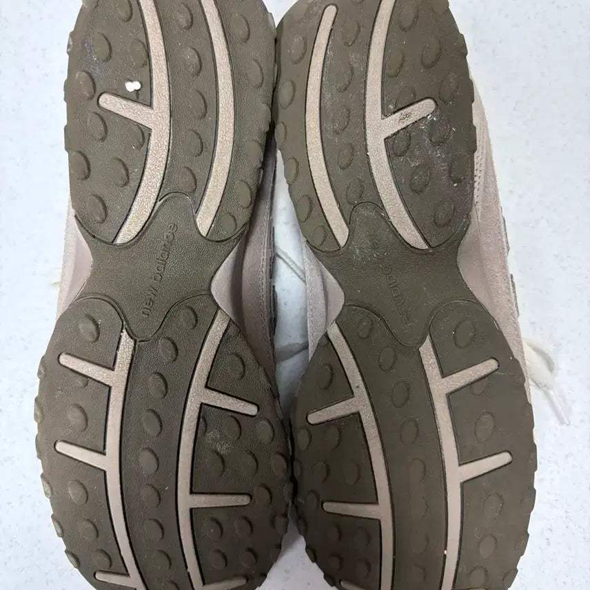 [BUNJANG] New Balance 204L Suede Mushroom Sneakers (Size 290) / [290]뉴발란스 204L 스웨이드 머쉬룸
