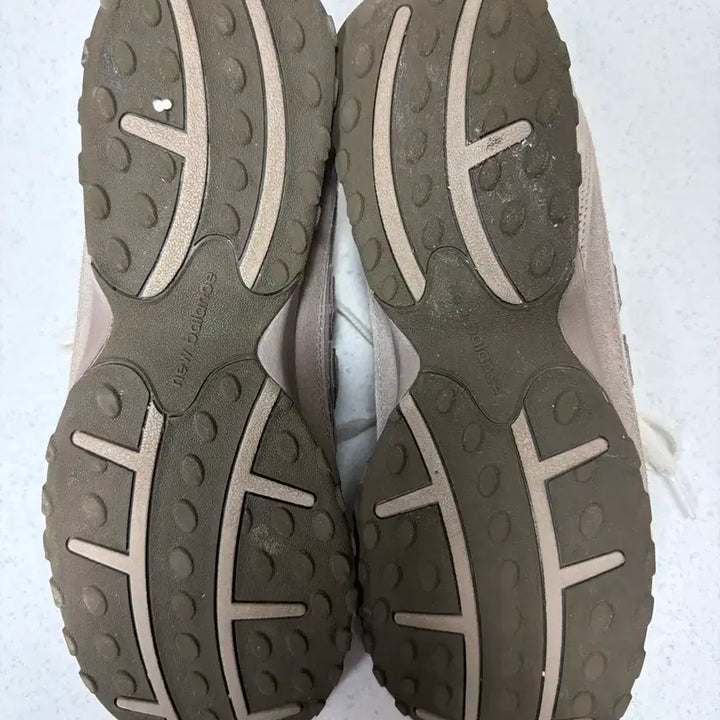 [BUNJANG] New Balance 204L Suede Mushroom Sneakers (Size 290) / [290]뉴발란스 204L 스웨이드 머쉬룸
