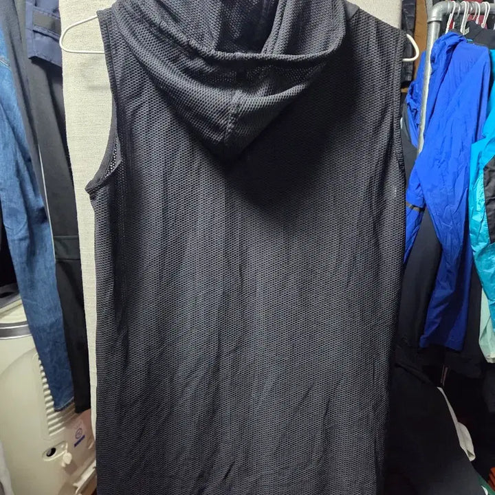 [BUNJANG] Kolon Black Mesh Hooded Vest / 코오롱 블랙 메쉬 후드 조끼