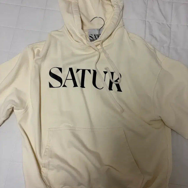 [BUNJANG] Satur Ivory Hoodie / 세터 SATUR 아이보리 후드티