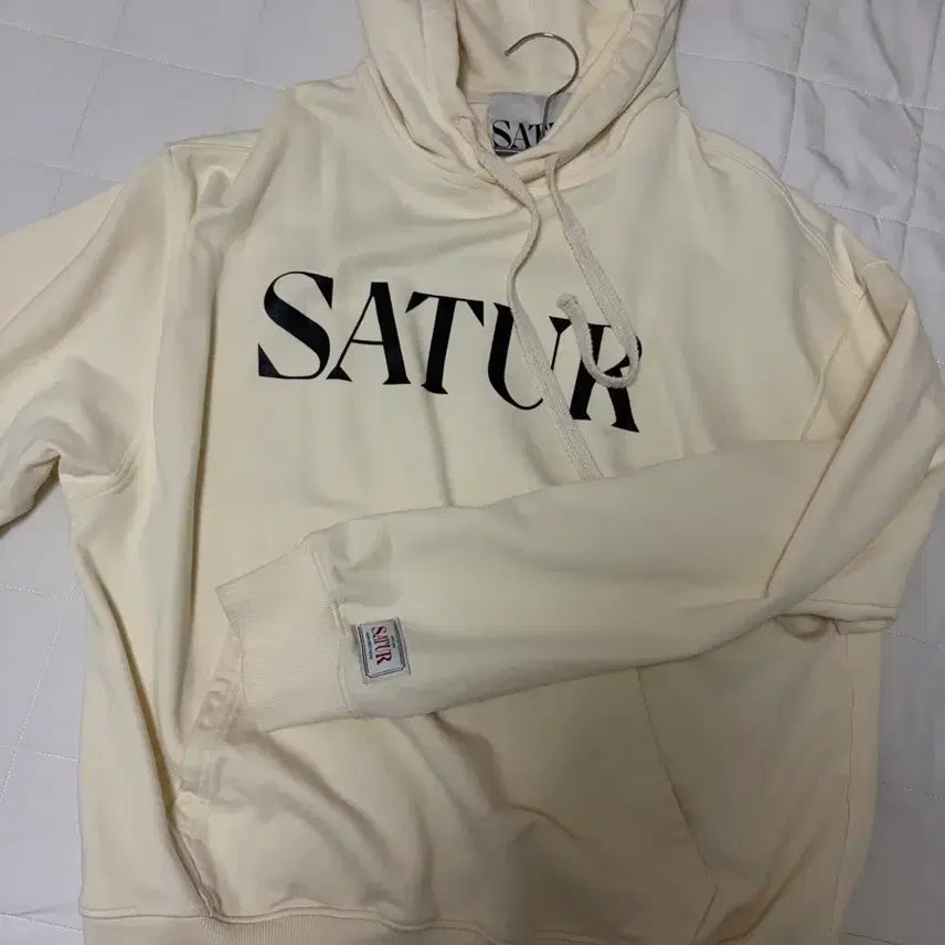 [BUNJANG] Satur Ivory Hoodie / 세터 SATUR 아이보리 후드티