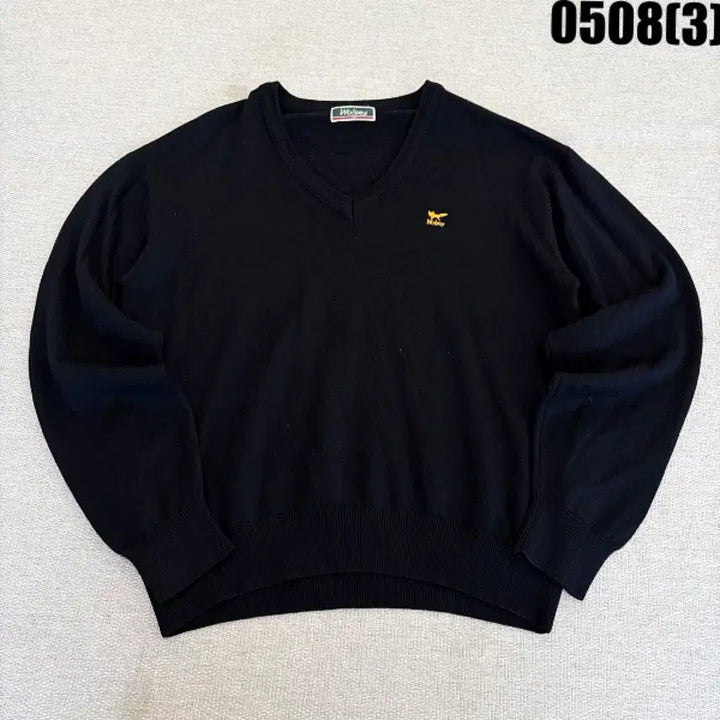 [BUNJANG] Woolsey Black V-Neck Knit Sweater / 울시 블랙 V넥 니트 100 0508