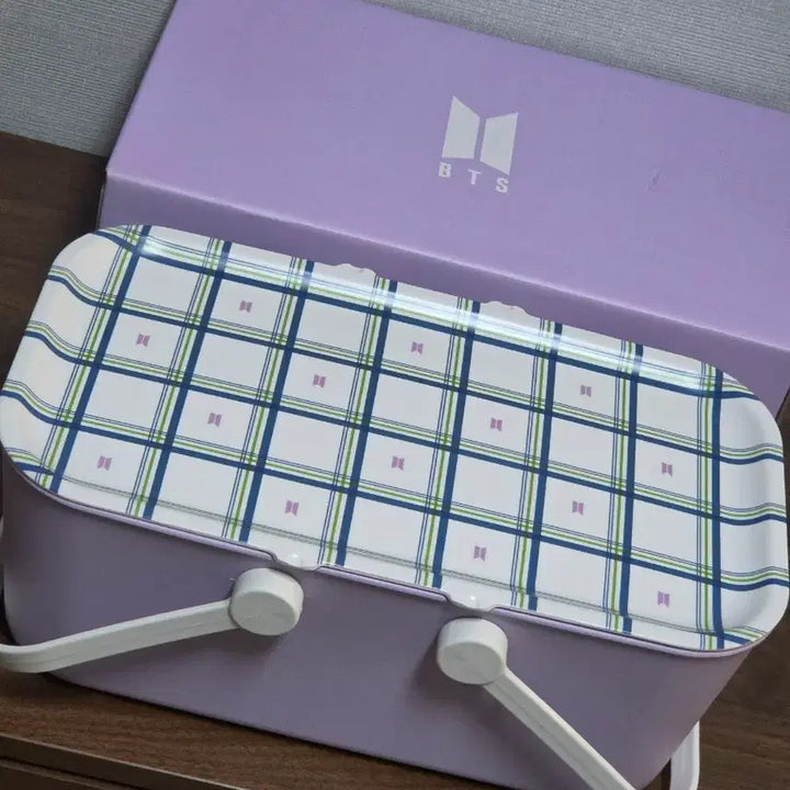 [BUNJANG] BTS Picnic Set Muchbox 02 / BTS 방탄 피크닉 세트 머치박스2