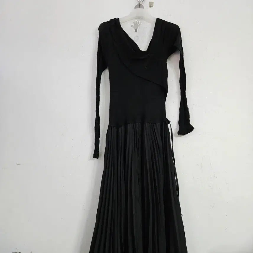 [BUNJANG] Black Long Pleated Dress / 블랙 롱 플리츠 원피스