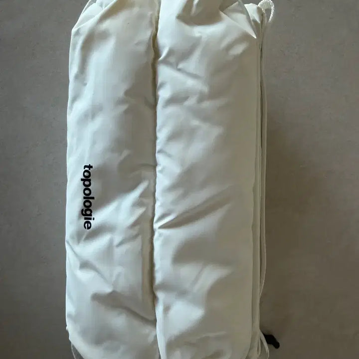 [BUNJANG] Topologie White Bottle Bag / Topologie 토폴로지 화이트 보틀백