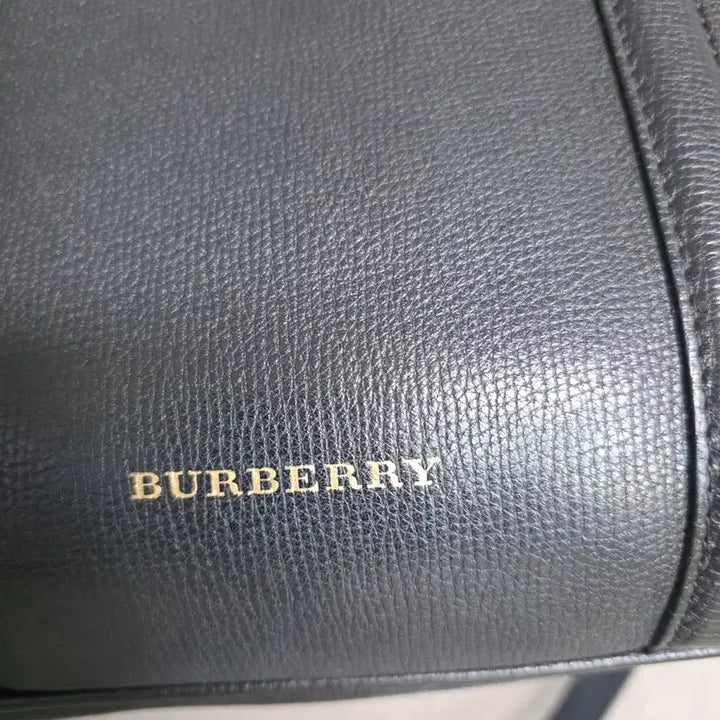 [BUNJANG] Burberry Leather Shoulder Bag / 버버리 가죽  숄더백
