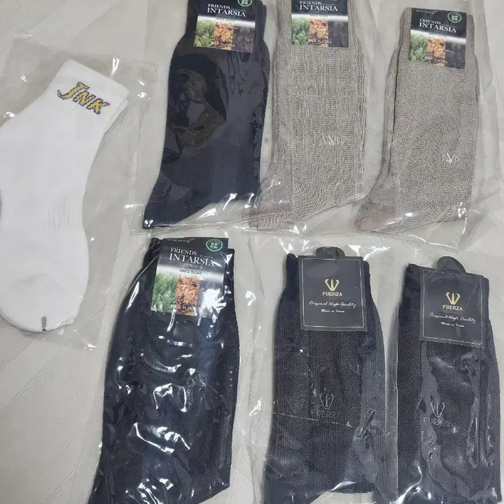 [BUNJANG] FRIENDS Intarsia Men&