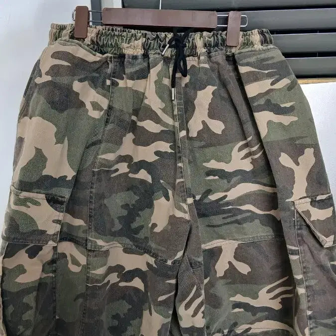 [BUNJANG] Oakley Camo Cargo Shorts / OAKLE 카고 반바지 카모 밀리터리 반바지 프리지만 사이즈오버핏