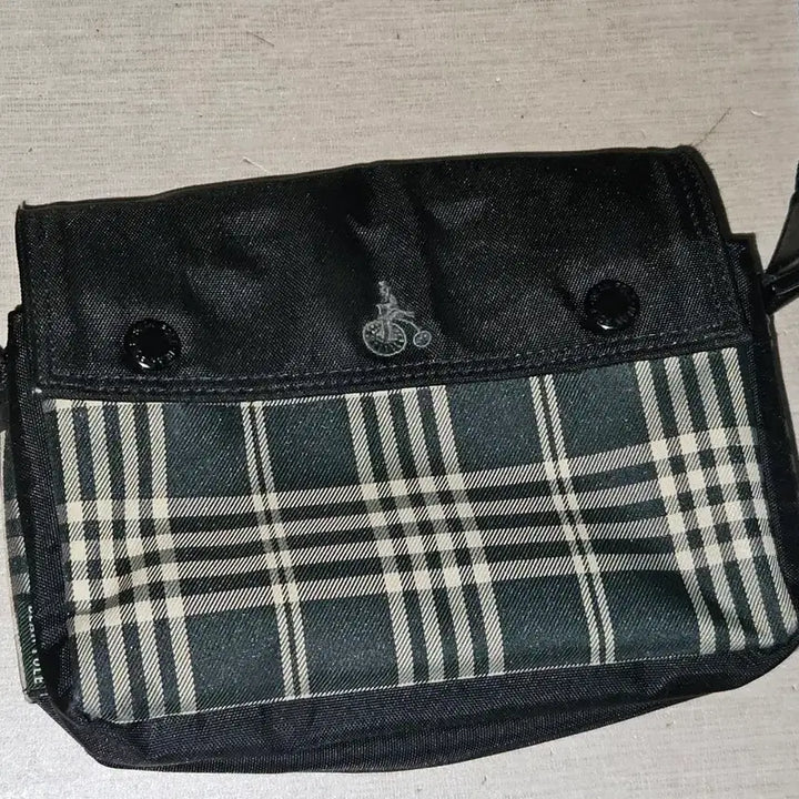[BUNJANG] Beanpole Check Mini Crossbody Bag / 빈폴 체크무늬 미니 크로스백/빈티지 가방