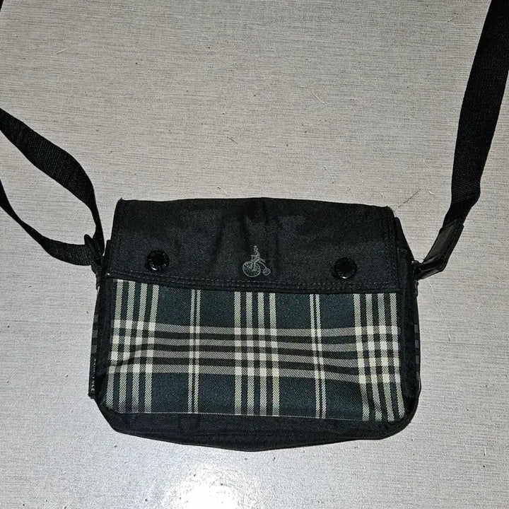 [BUNJANG] Beanpole Check Mini Crossbody Bag / 빈폴 체크무늬 미니 크로스백/빈티지 가방
