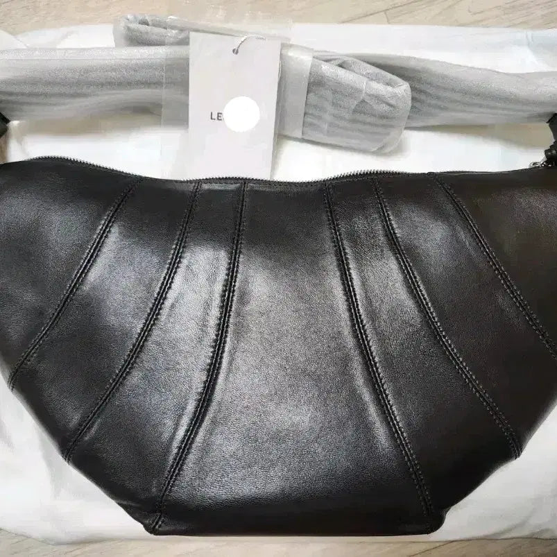 [BUNJANG] Croissant Bag Medium Black / 새상품 크로아상백 블랙 미디움