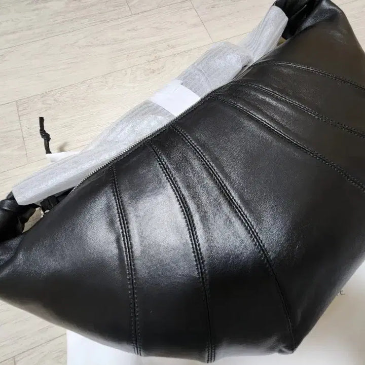 [BUNJANG] Croissant Bag Medium Black / 새상품 크로아상백 블랙 미디움