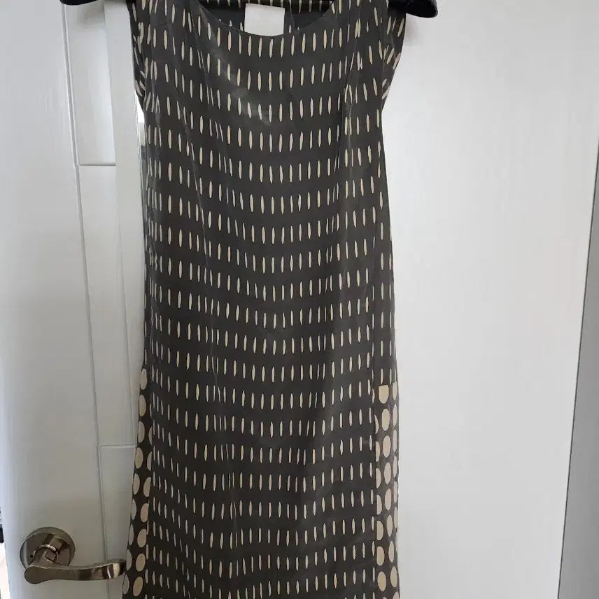 [BUNJANG] Ozoc Sleeveless Midi Dress Size 55 / 오즈세컨 55사이즈 민소매원피스