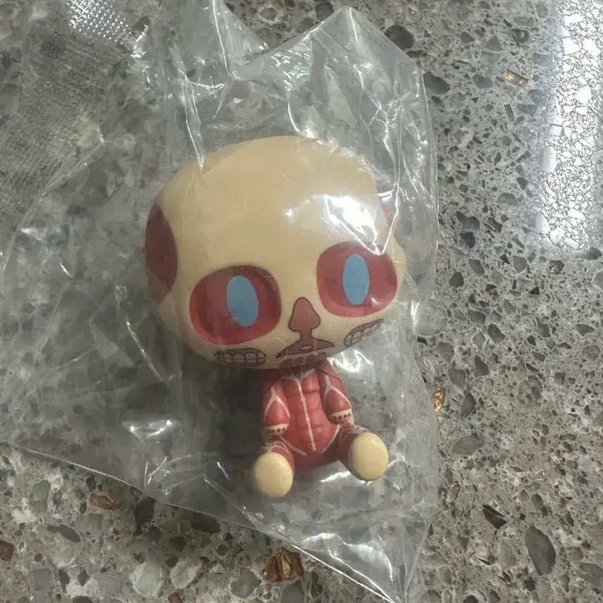 [BUNJANG] Attack on Titan Chocoinco Colossal Titan Figure / 진격의 거인 초코노코 초대형거인