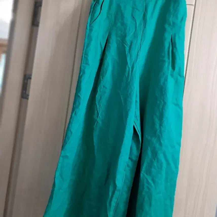 [BUNJANG] Green Wide Fit Linen Blend Shorts / 그린 컬러 와이드 린넨 반바지