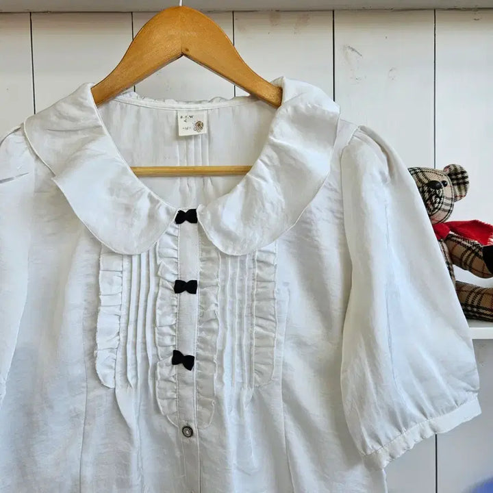 [BUNJANG] ARROW Ribbon Frill Blouse / ARROW(애로우) 리본 프릴 블라우스