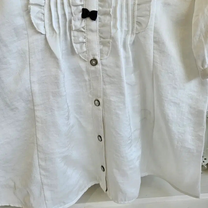 [BUNJANG] ARROW Ribbon Frill Blouse / ARROW(애로우) 리본 프릴 블라우스