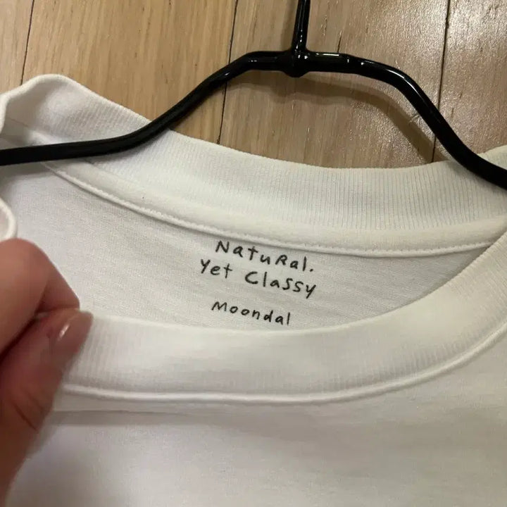 [BUNJANG] Mundal Eve White Cotton Short Sleeve T-Shirt / 문달 Eve 화이트 코튼 반팔 티셔츠