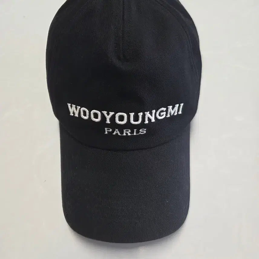 [BUNJANG] Wooyoungmi Black Logo Embroidered Adjustable Baseball Cap / 우영미 볼캡 블랙