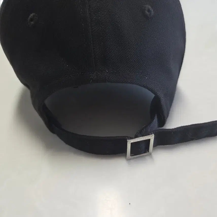 [BUNJANG] Wooyoungmi Black Logo Embroidered Adjustable Baseball Cap / 우영미 볼캡 블랙