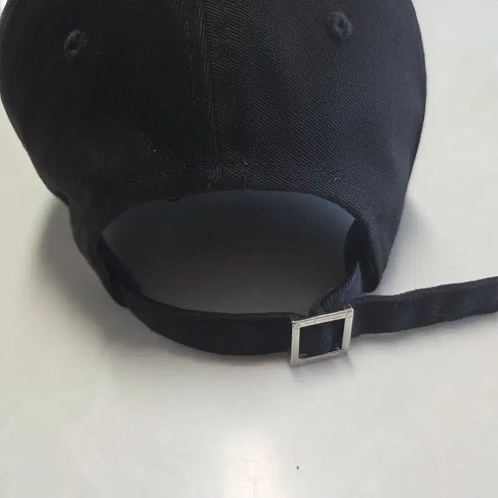 [BUNJANG] Wooyoungmi Black Logo Embroidered Adjustable Baseball Cap / 우영미 볼캡 블랙