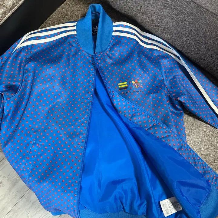 [BUNJANG] Adidas Pharrell Williams Blue Dot Track Top (Size M) / 아디다스 파렐 윌리엄스 블루 도트 트랙탑M(95-100)