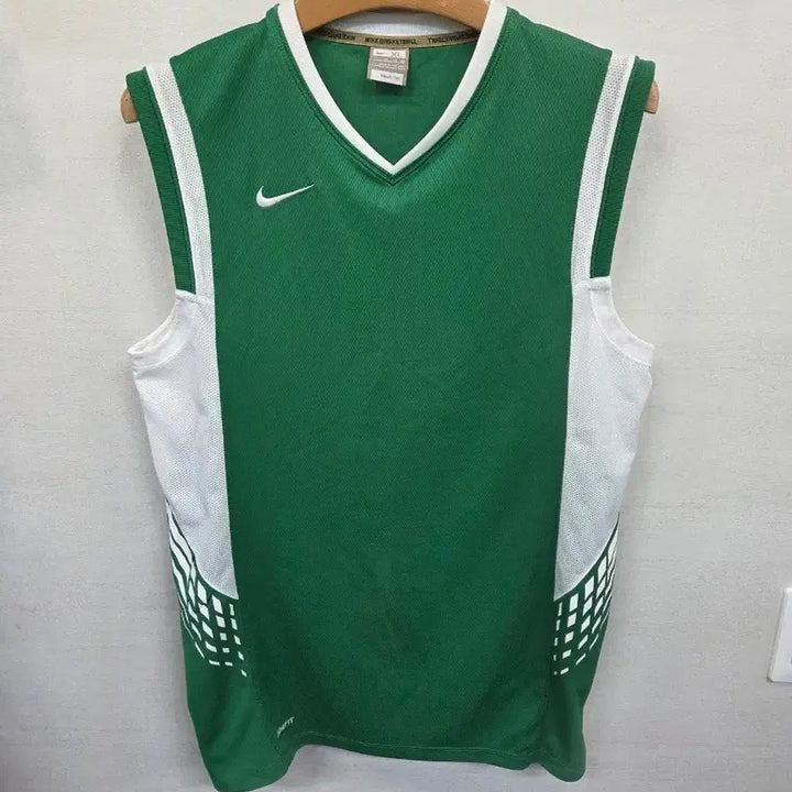 [BUNJANG] Nike Old School Basketball Mesh V-Neck Sleeveless Top L/XL / 나이키 올드스쿨 바스켓볼 메쉬 브이넥 민소매나시 L xl