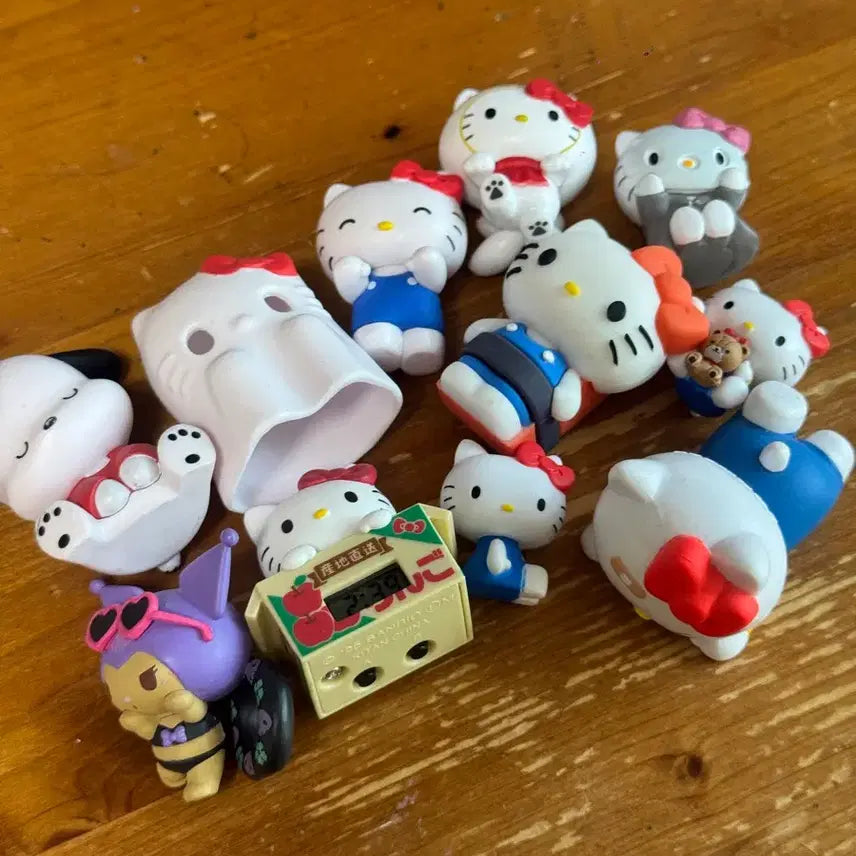 [BUNJANG] Hello Kitty Gachapon Figure Bundle Set / 헬로키티 가챠 피규어 일괄 판매