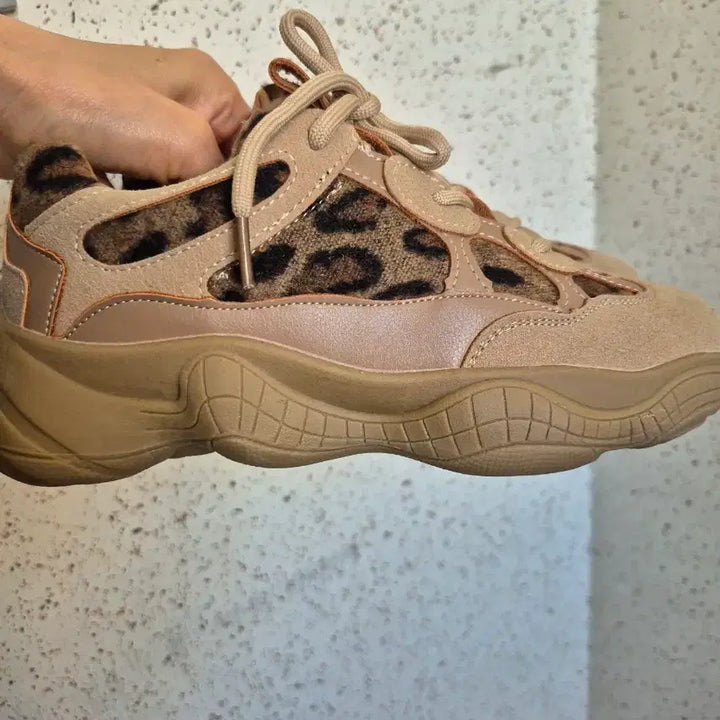 [BUNJANG] Fendi Leopard Suede Sneakers / 펜디 레오파드 스웨이드 스니커즈
