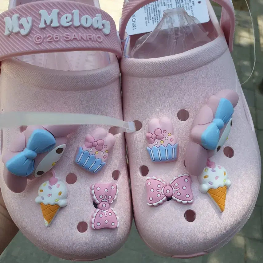 [BUNJANG] My Melody Pink Crocs 230mm with Jibbitz Charms / 마이멜로디 핑크 지비츠 크록스 230mm