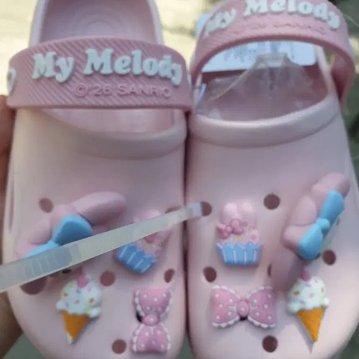 [BUNJANG] My Melody Pink Crocs 230mm with Jibbitz Charms / 마이멜로디 핑크 지비츠 크록스 230mm