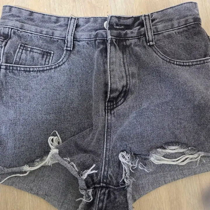 [BUNJANG] Black Denim Damage Shorts / 흑청 데미지 숏팬츠