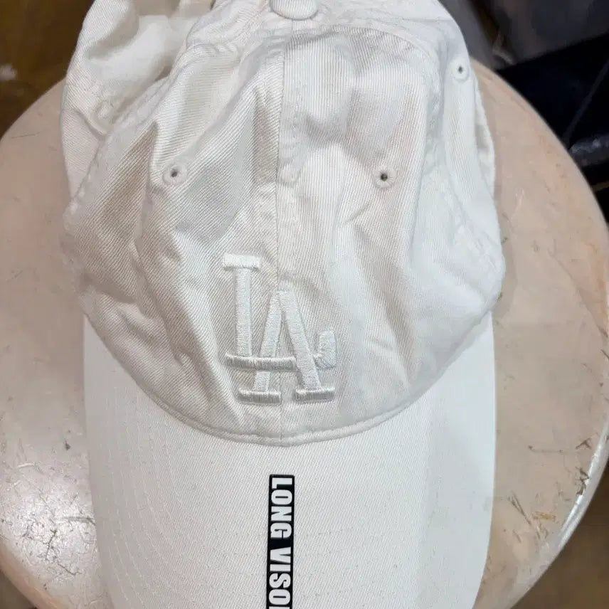 [BUNJANG] LA Long Visor Ball Cap White / LA 롱바이저 볼캡 화이트