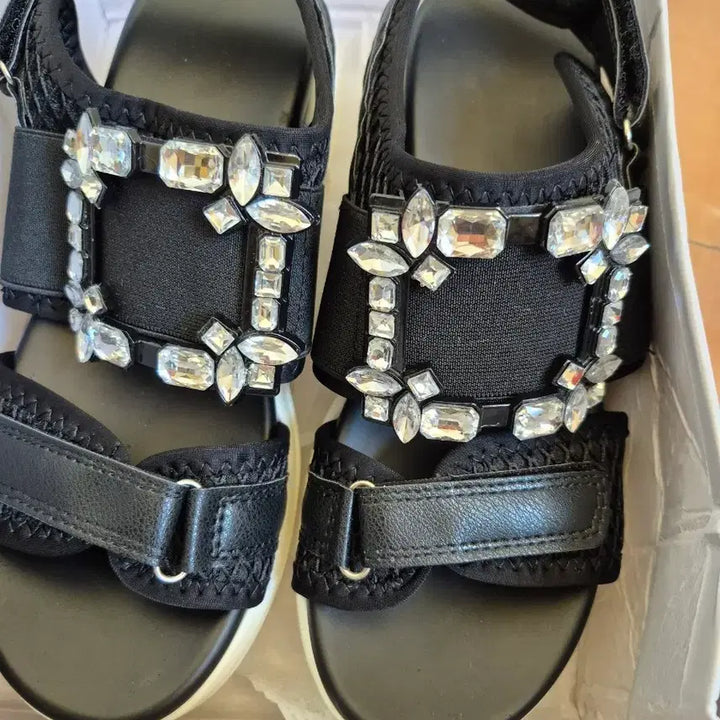 [BUNJANG] Black Cubic Embellished Sandals Slippers (240) / 블랙 큐빅 장식 샌들 슬리퍼240
