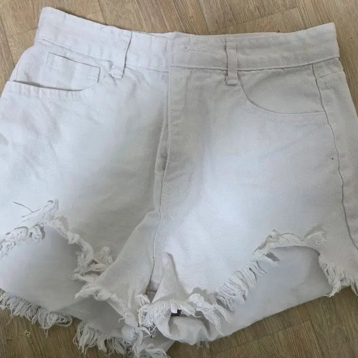 [BUNJANG] White Denim Cut-off Shorts / 화이트 데님 반바지 컷팅 숏팬츠