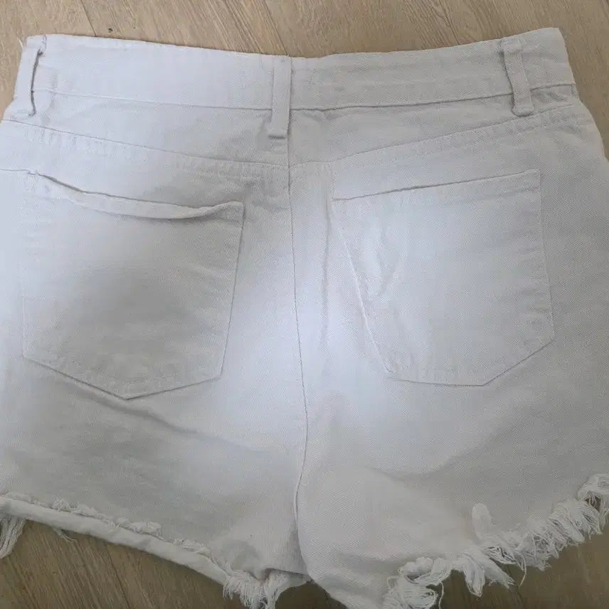 [BUNJANG] White Denim Cut-off Shorts / 화이트 데님 반바지 컷팅 숏팬츠