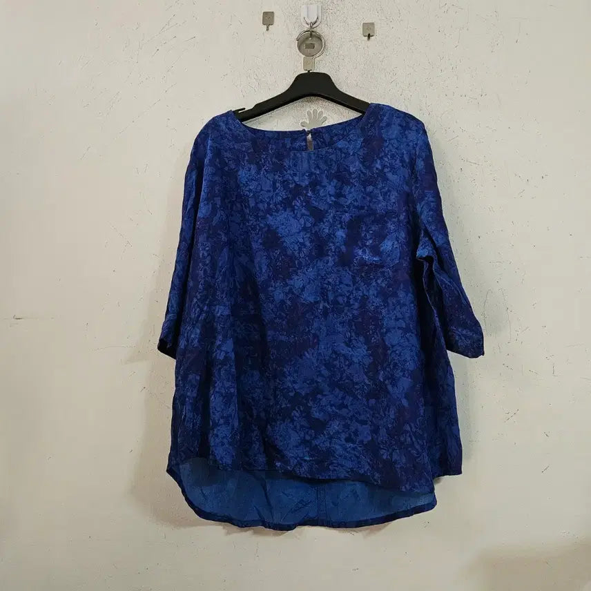 [BUNJANG] Blue Flower Pattern Blouse 7-Sleeve / 블루 플라워 패턴 블라우스 7부