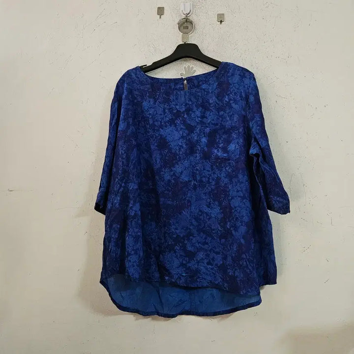 [BUNJANG] Blue Flower Pattern Blouse 7-Sleeve / 블루 플라워 패턴 블라우스 7부