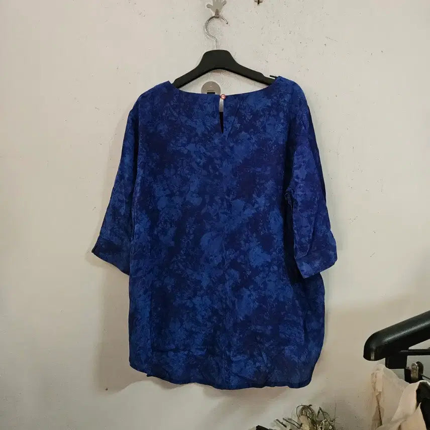 [BUNJANG] Blue Flower Pattern Blouse 7-Sleeve / 블루 플라워 패턴 블라우스 7부