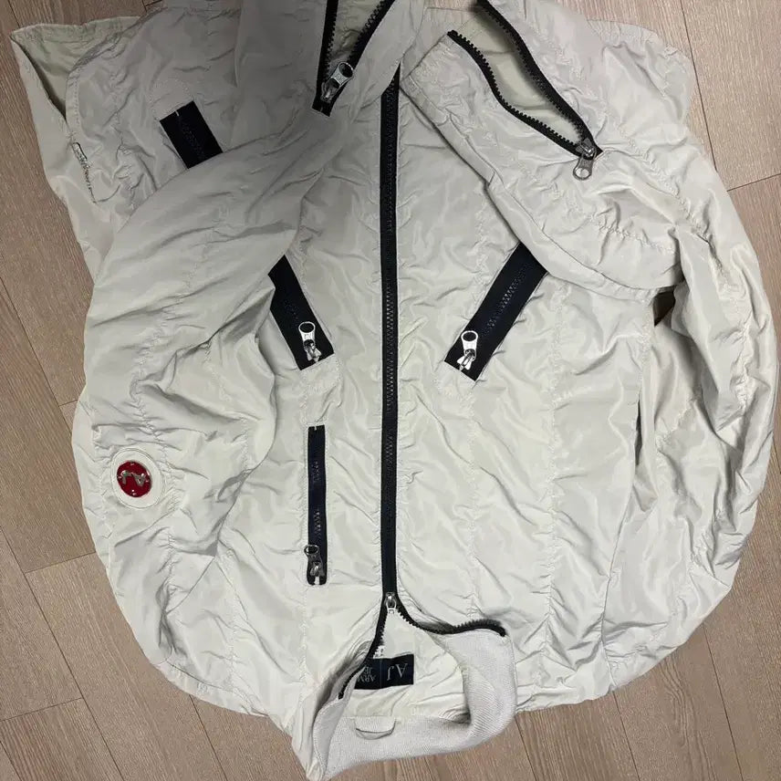 [BUNJANG] Armani Exchange White Gathered Jacket Size 97 / 아르마니 익스체인지 화이트 쭈굴이 자켓 97