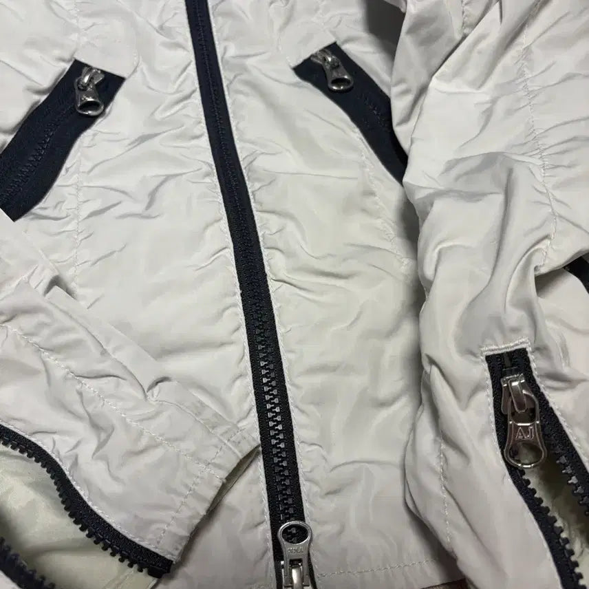 [BUNJANG] Armani Exchange White Gathered Jacket Size 97 / 아르마니 익스체인지 화이트 쭈굴이 자켓 97