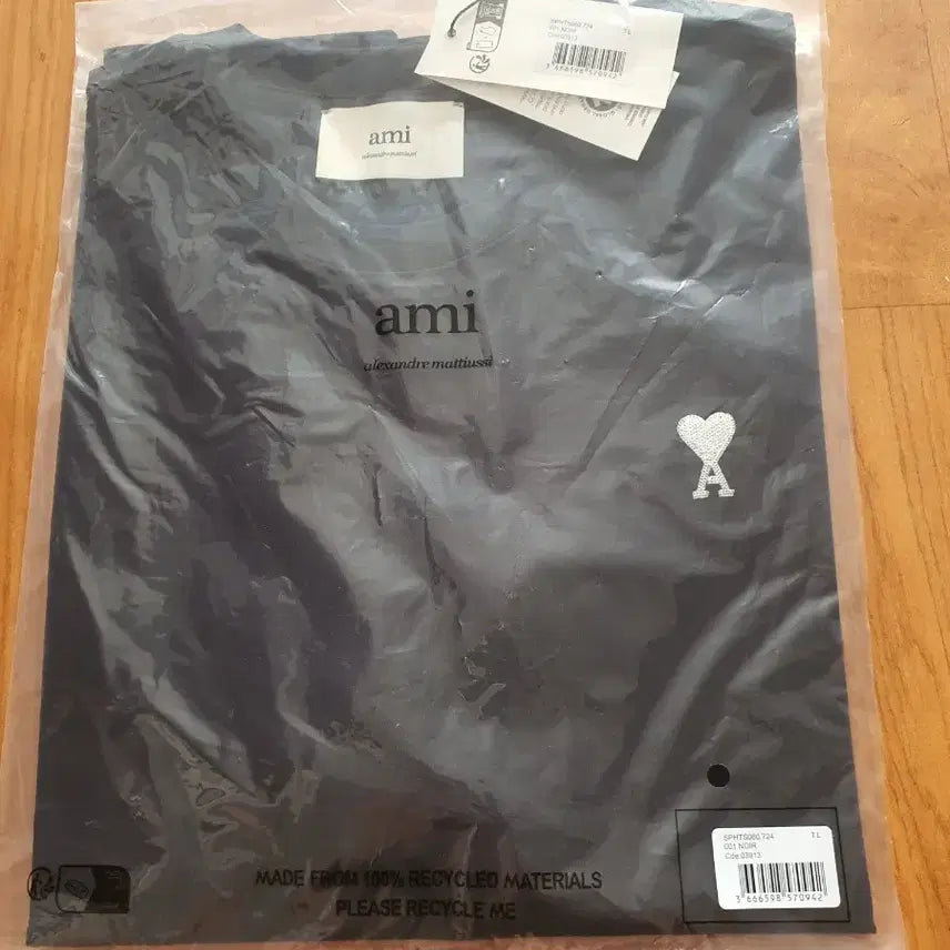 [BUNJANG] AMI Small Heart Black Short Sleeve T-Shirt L / 아미 스몰 하트 블랙 반팔 티셔츠L